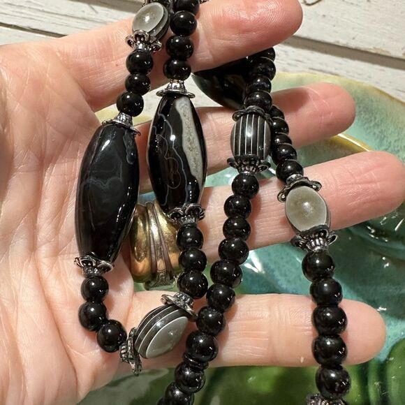 Beautiful Lampwork Black Glass & Genuine Stone Beaded Necklace 20” - Picture 4 of 6